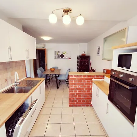 Apartment Jela