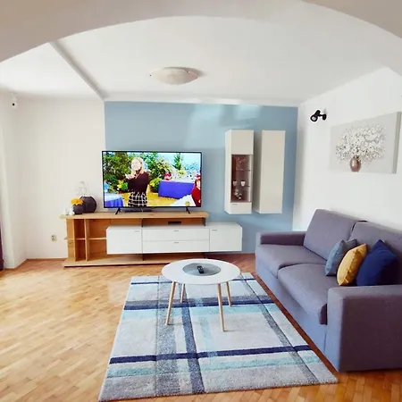 Apartment Jela *