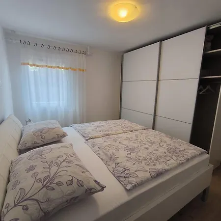 Jela Apartment Pula